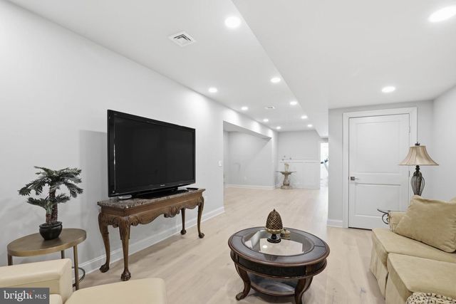 360 ADDISON PL, Lancaster, PA 17601
