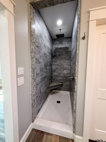 323 Eastdale Ln, Bullard, TX 75757