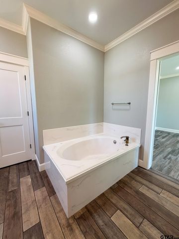 323 Eastdale Ln, Bullard, TX 75757