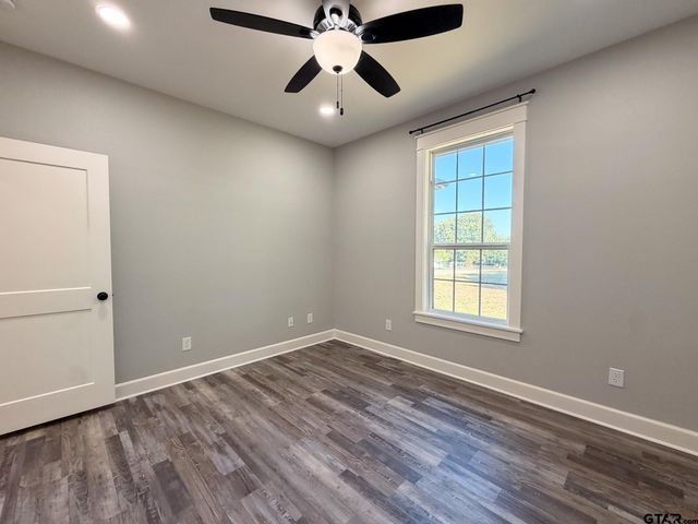 323 Eastdale Ln, Bullard, TX 75757