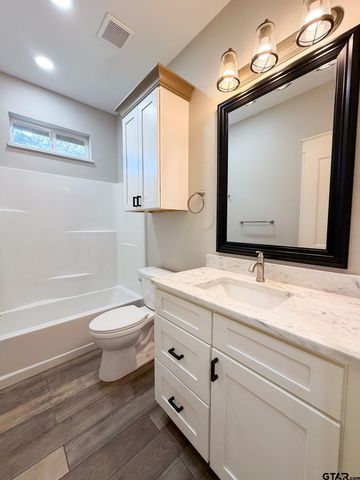 323 Eastdale Ln, Bullard, TX 75757