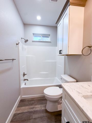 323 Eastdale Ln, Bullard, TX 75757