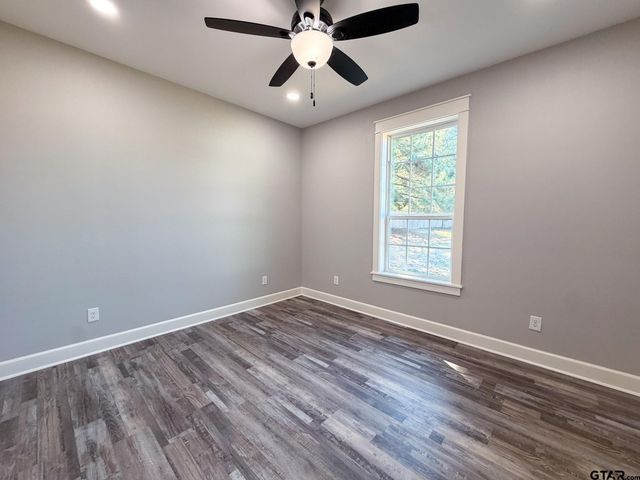 323 Eastdale Ln, Bullard, TX 75757