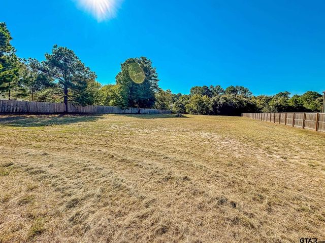 323 Eastdale Ln, Bullard, TX 75757