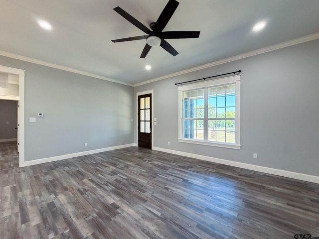 323 Eastdale Ln, Bullard, TX 75757