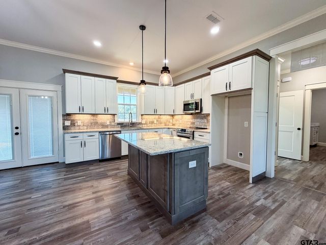 323 Eastdale Ln, Bullard, TX 75757