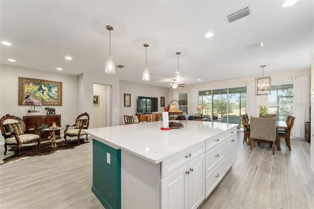 5613 NW 40TH LOOP, Ocala, FL 34482