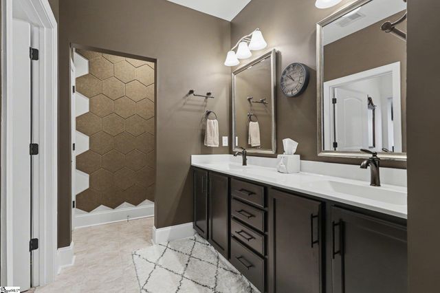 221 Courtyard Court, Greer, SC 29650