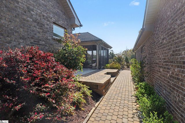 221 Courtyard Court, Greer, SC 29650