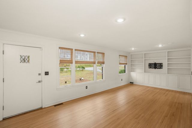 955 Davidson Dr, Nashville, TN 37205