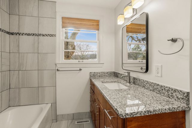 955 Davidson Dr, Nashville, TN 37205