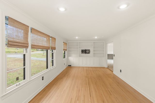 955 Davidson Dr, Nashville, TN 37205