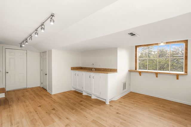 955 Davidson Dr, Nashville, TN 37205