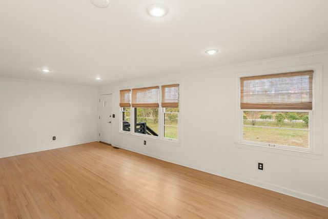 955 Davidson Dr, Nashville, TN 37205