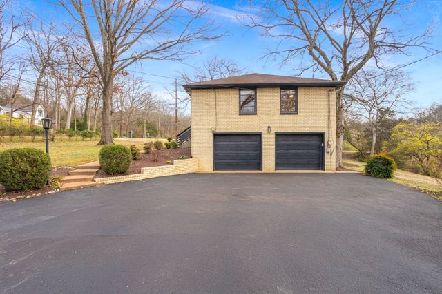 955 Davidson Dr, Nashville, TN 37205