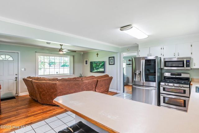 2007 N Kerr Avenue, Wilmington, NC 28405