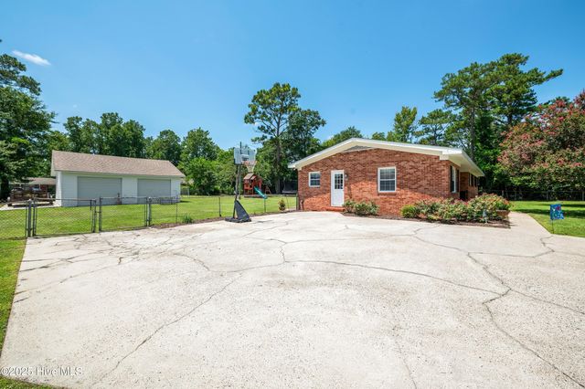 2007 N Kerr Avenue, Wilmington, NC 28405
