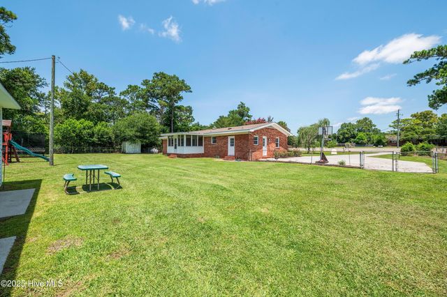 2007 N Kerr Avenue, Wilmington, NC 28405