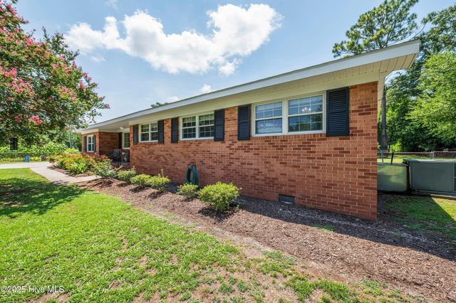 2007 N Kerr Avenue, Wilmington, NC 28405