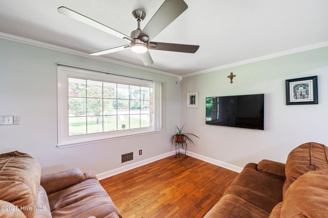 2007 N Kerr Avenue, Wilmington, NC 28405