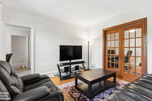7320 Austin St Apt 3O, New York City, NY 11375