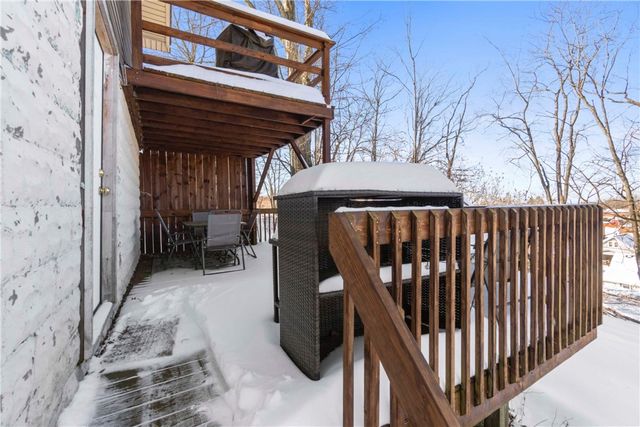 917 Session St, Lincoln Place, PA 15207