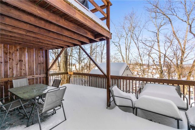 917 Session St, Lincoln Place, PA 15207