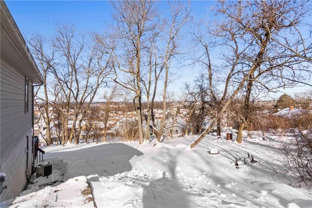 917 Session St, Lincoln Place, PA 15207