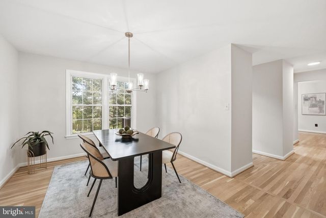820 S QUINCY ST, Arlington, VA 22204