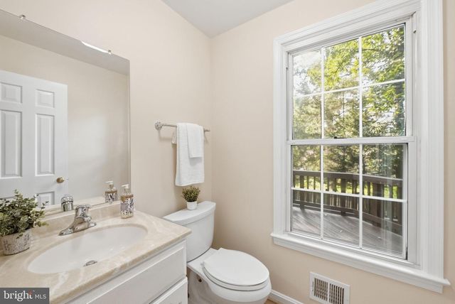 820 S QUINCY ST, Arlington, VA 22204