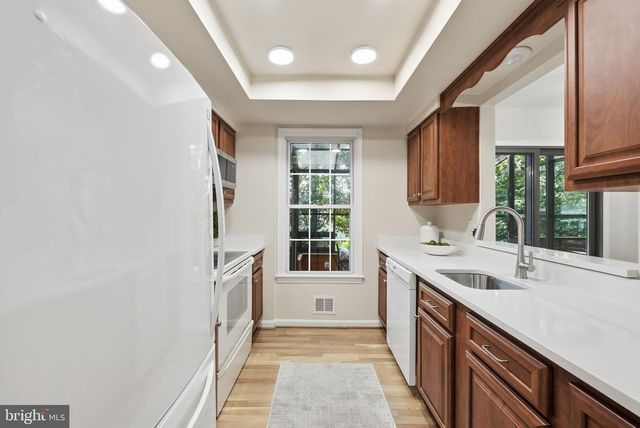 820 S QUINCY ST, Arlington, VA 22204