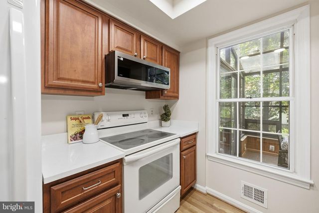 820 S QUINCY ST, Arlington, VA 22204