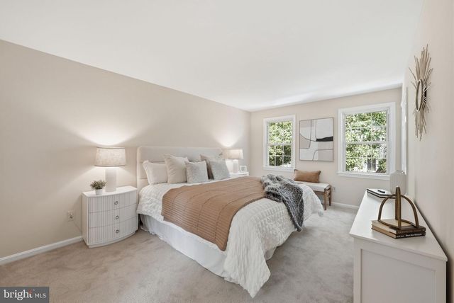 820 S QUINCY ST, Arlington, VA 22204