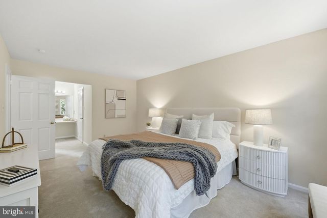 820 S QUINCY ST, Arlington, VA 22204