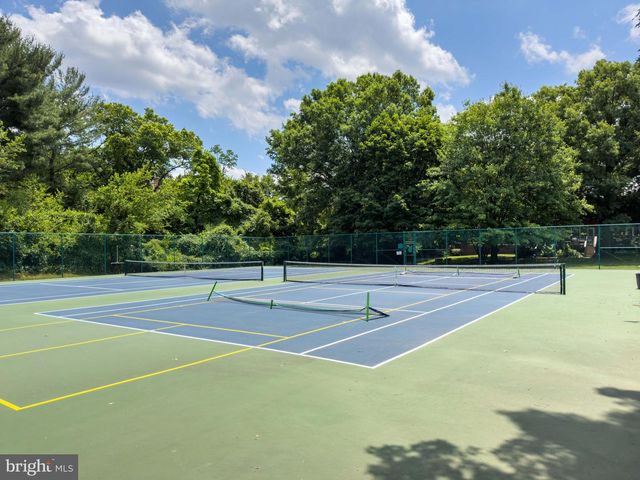820 S QUINCY ST, Arlington, VA 22204