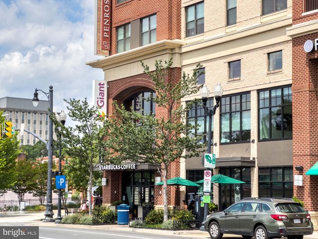 820 S QUINCY ST, Arlington, VA 22204