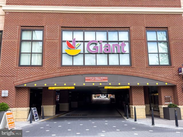 820 S QUINCY ST, Arlington, VA 22204