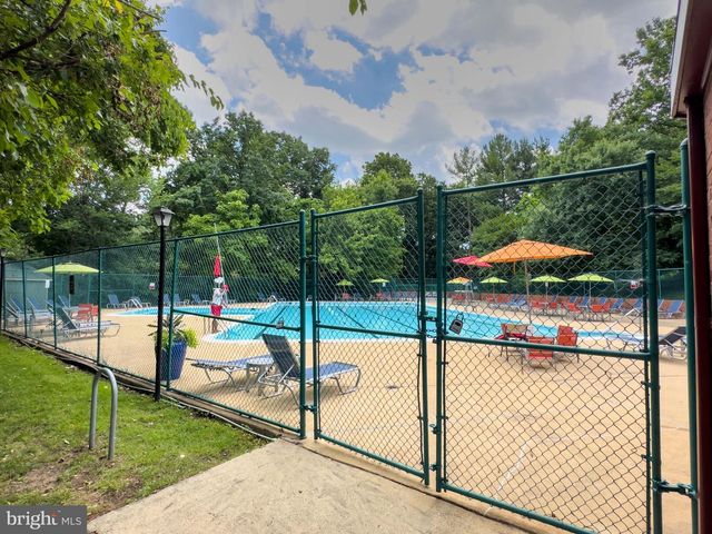 820 S QUINCY ST, Arlington, VA 22204