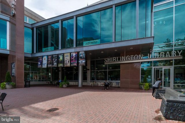 820 S QUINCY ST, Arlington, VA 22204