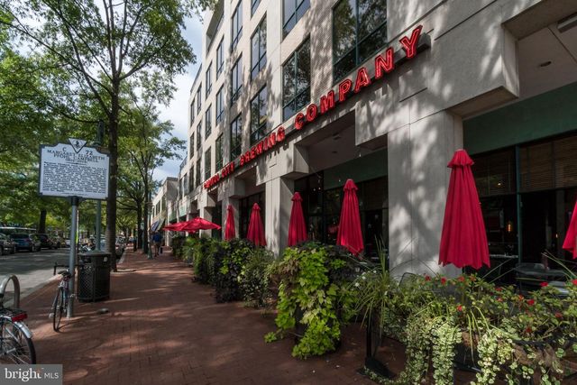 820 S QUINCY ST, Arlington, VA 22204