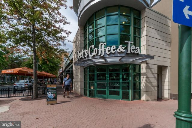 820 S QUINCY ST, Arlington, VA 22204
