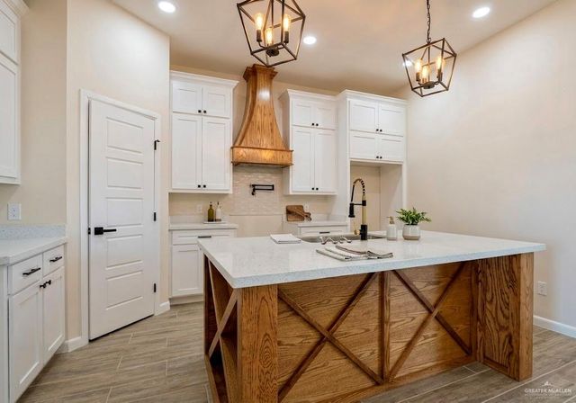 301 Barcelona Drive, Donna, TX 78537