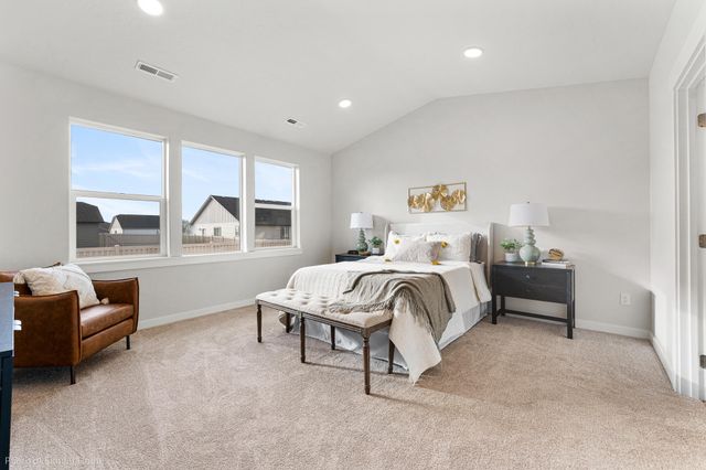 2460 Yamsay Drive 75, Medford, OR 97504