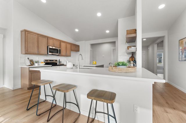 2460 Yamsay Drive 75, Medford, OR 97504