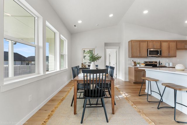 2460 Yamsay Drive 75, Medford, OR 97504