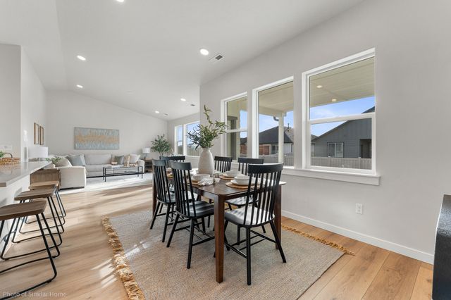 2460 Yamsay Drive 75, Medford, OR 97504