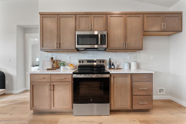 2460 Yamsay Drive 75, Medford, OR 97504