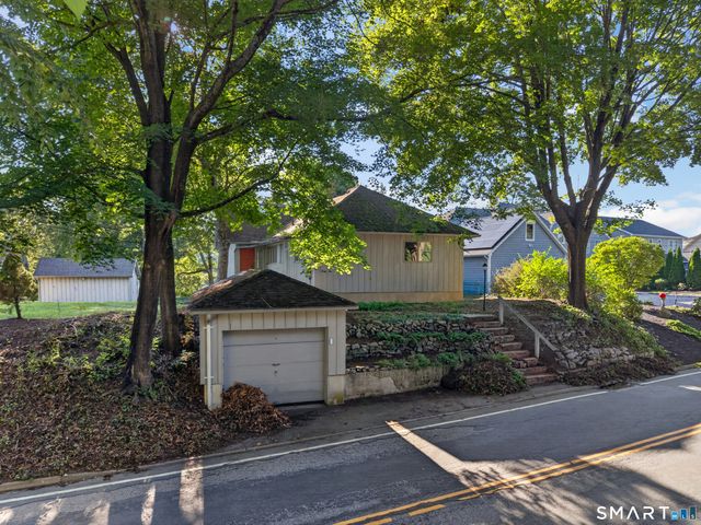 35 Oswegatchie Road, Waterford, CT 06385
