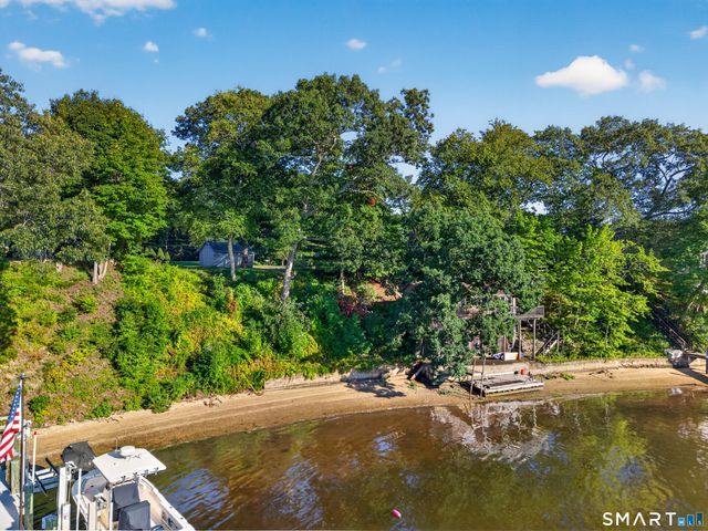 35 Oswegatchie Road, Waterford, CT 06385