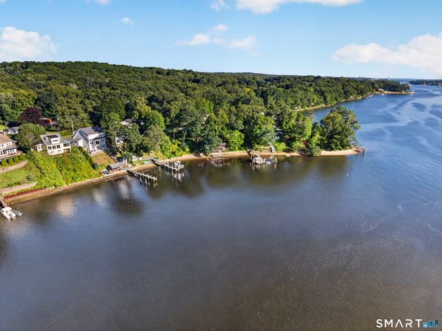 35 Oswegatchie Road, Waterford, CT 06385